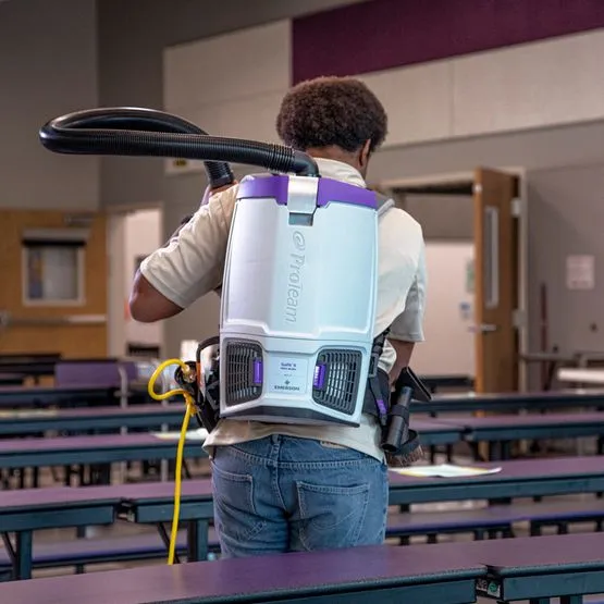 /public/media/8-gofit-6-cafeteria-back.webp