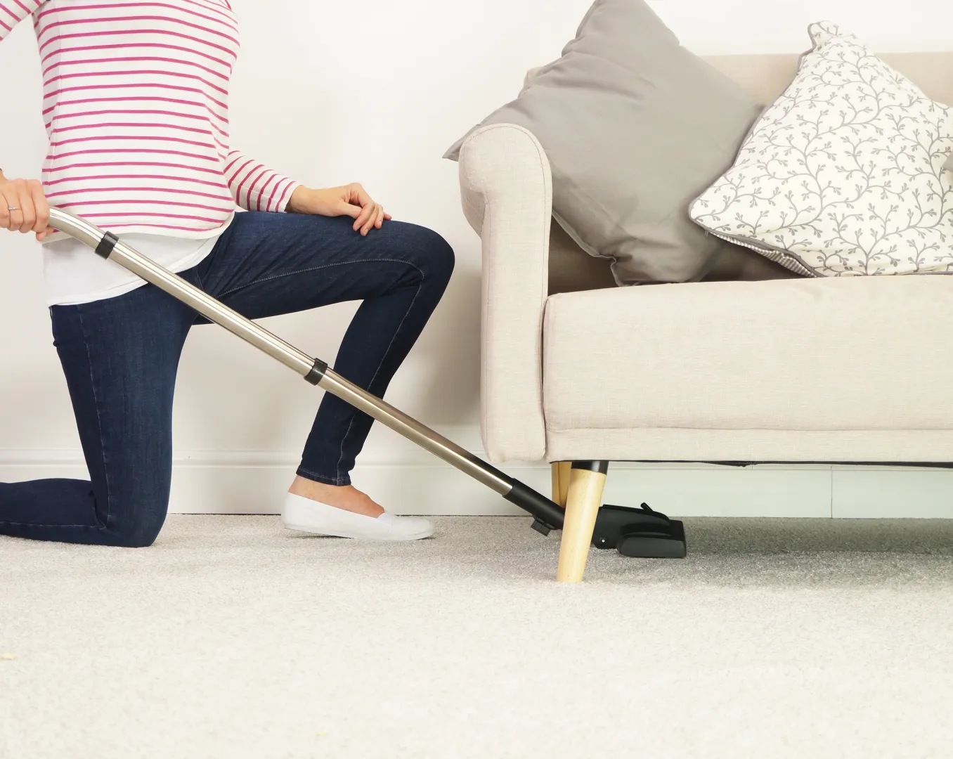 /public/media/HC_fea1_under_sofa-1.webp