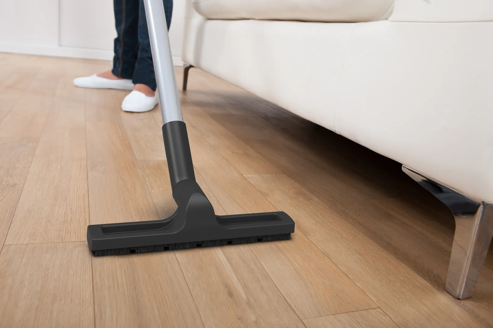 /public/media/Henry_Xtra_160_Hard-floor_Tool.webp