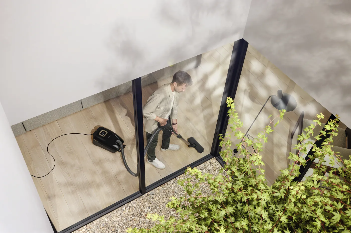 /public/media/guard-l1-allfloor-ob-lifestyle-20000215356-lowres.jpg.webp