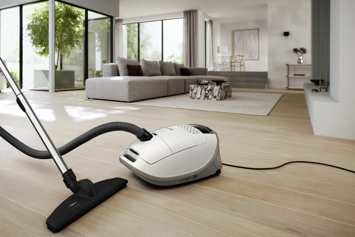 /public/media/guard-m1-parquet-xl-brilliant-white-lifestyle-20000215229-lowres.jpg.webp