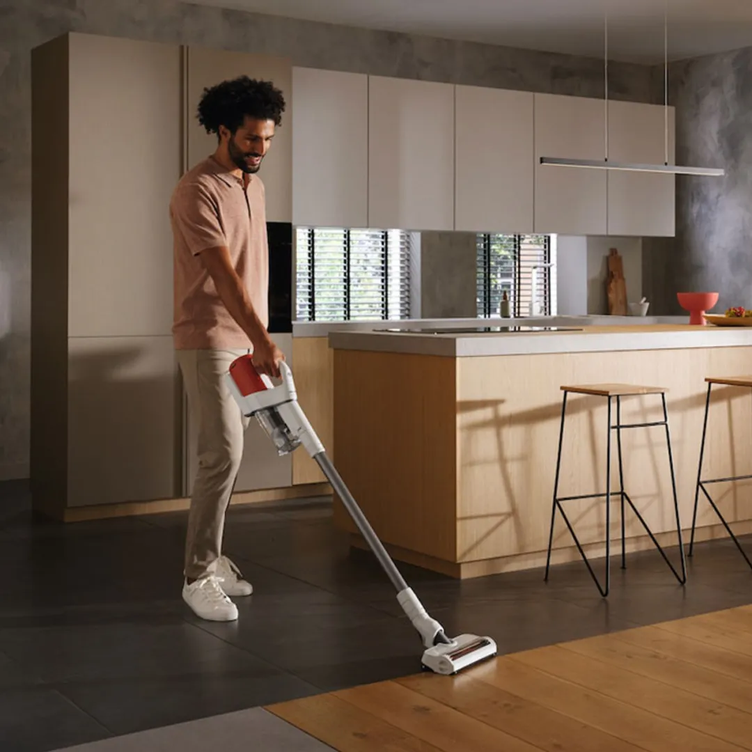 /public/media/miele-duoflex-hx1-red-use__35055.webp